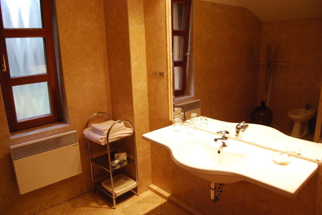 Boroka Apartmanhazak - Oereghaz Velem Room photo